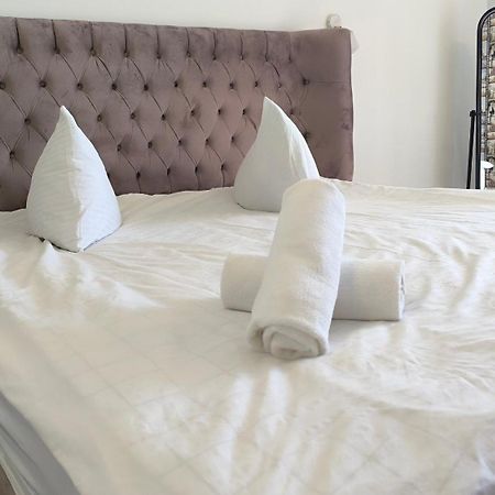 Комната С Двухместной Кроватью В Квартире С Общим Душем И Кухней, Double Room In A Guest Apartment, Camera La Cheie In Apartament Cu Dus Si Bucatarie Comuna Кишинев Екстериор снимка