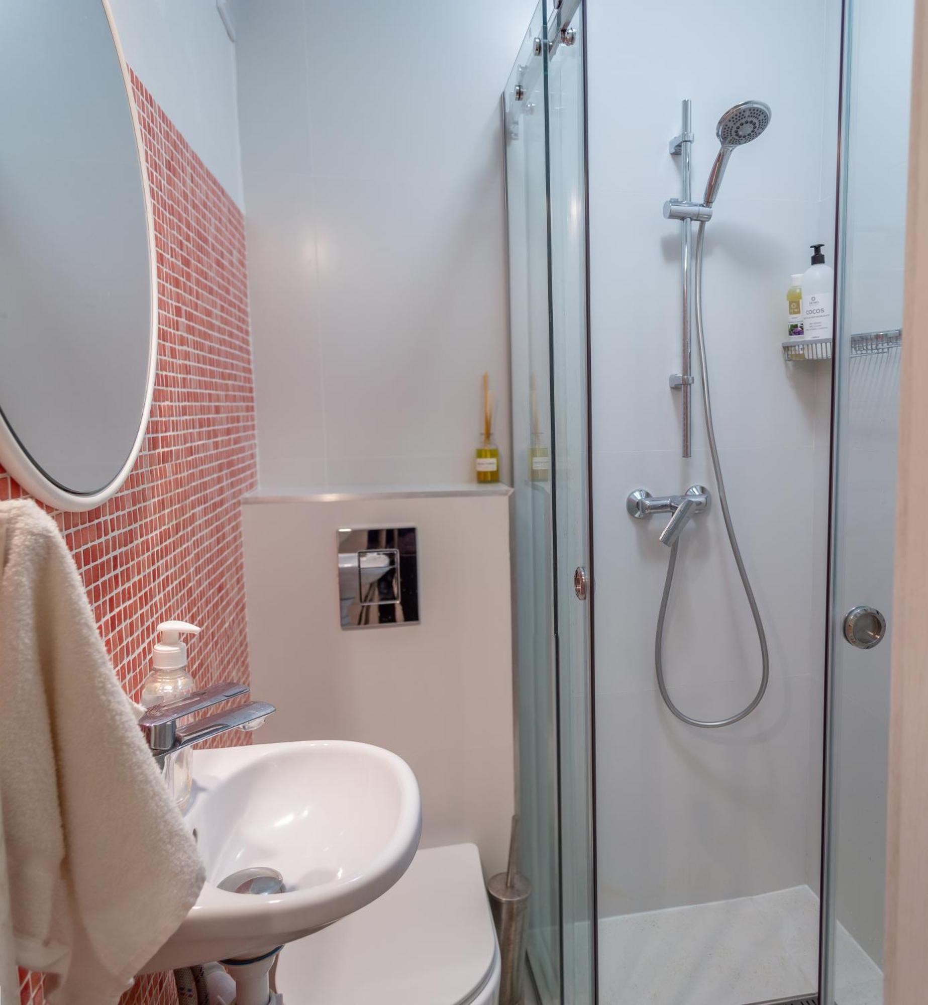 Комната С Двухместной Кроватью В Квартире С Общим Душем И Кухней, Double Room In A Guest Apartment, Camera La Cheie In Apartament Cu Dus Si Bucatarie Comuna Кишинев Екстериор снимка